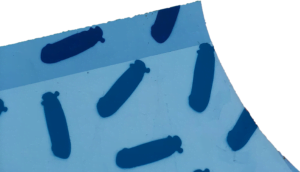 imagen de un graffiti de antony marest en zaragoza en color azul